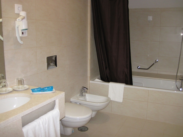 Imagen de la habitación del Hotel Mira Sagres. Foto 9