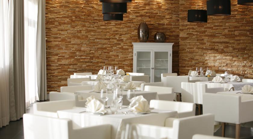Imagen del bar/restaurante del Hotel Mira, Yuzhno-Sakhalinsk. Foto 2