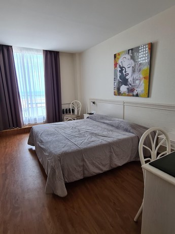 Imagen de la habitación del Hotel Mira-Mar. Foto 2