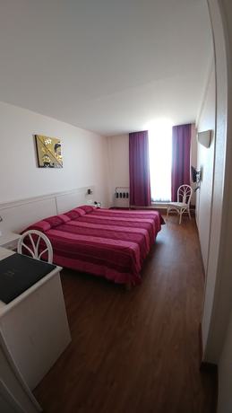 Imagen de la habitación del Hotel Mira-Mar. Foto 4