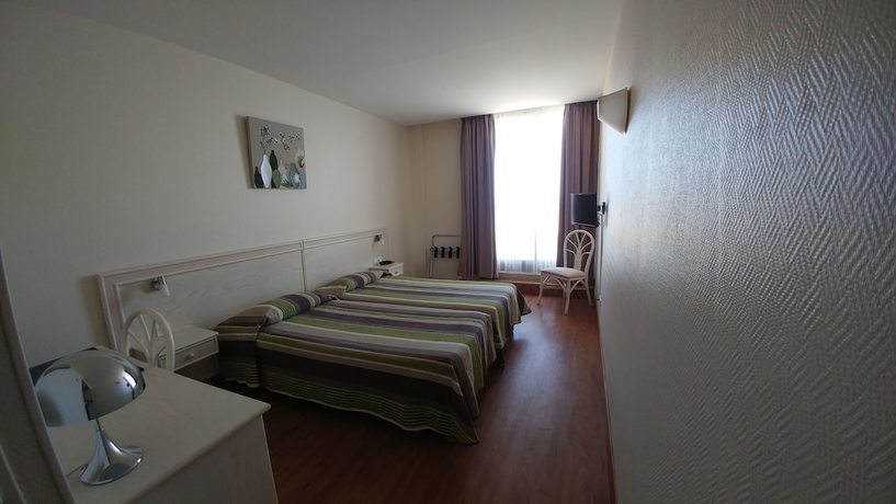 Imagen de la habitación del Hotel Mira-Mar. Foto 7