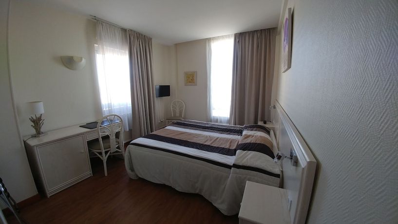 Imagen de la habitación del Hotel Mira-Mar. Foto 12