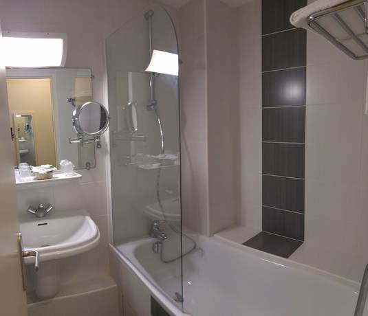 Imagen de la habitación del Hotel Mira-Mar. Foto 20