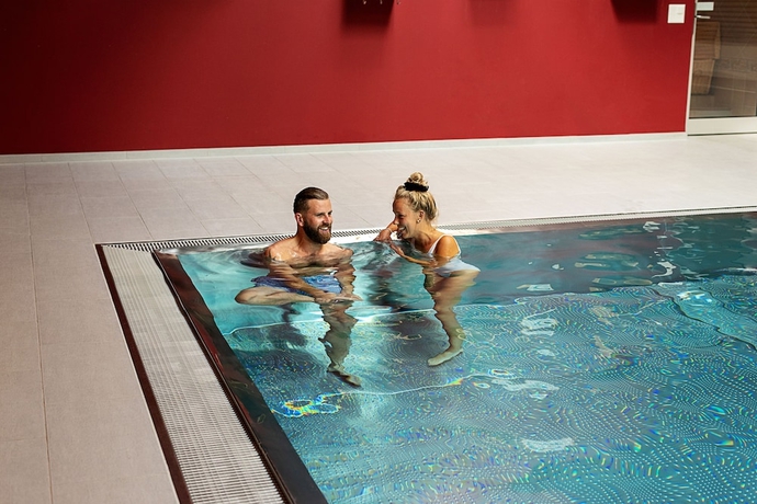 Imagen de la piscina del Hotel Mirabeau Alpine. Foto 17