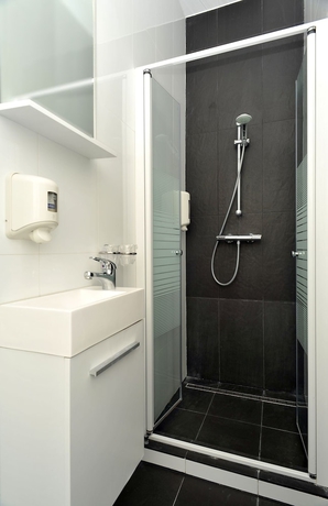 Imagen de la habitación del Hotel Mirabeau, Bruselas. Foto 7