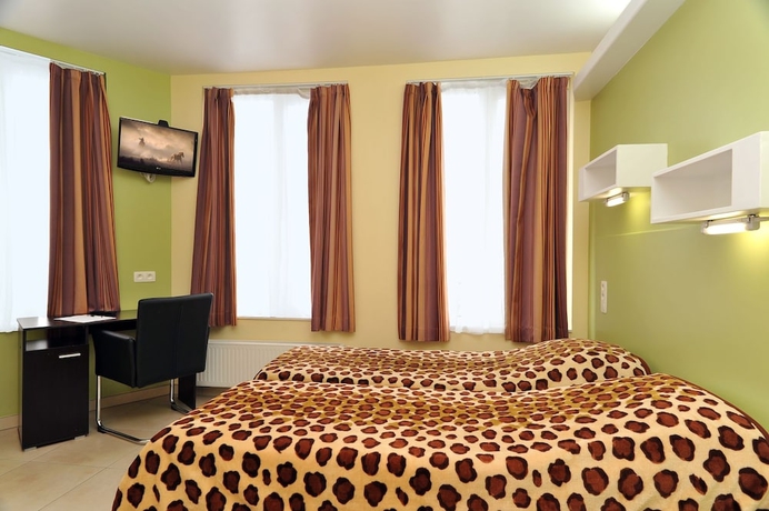 Imagen de la habitación del Hotel Mirabeau, Bruselas. Foto 9