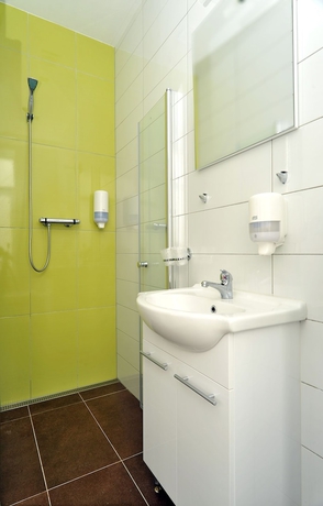 Imagen de la habitación del Hotel Mirabeau, Bruselas. Foto 10