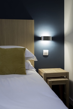 Imagen de la habitación del Hotel Mirabeau Eiffel. Foto 4