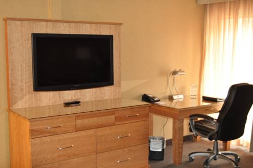 Imagen de la habitación del Hotel Mirabeau Park and Convention Center. Foto 6