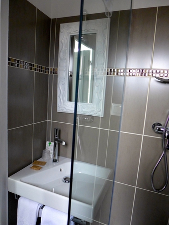 Imagen de la habitación del Hotel Mirabeau, Tours. Foto 5