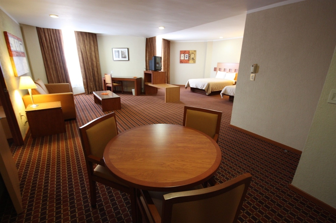 Imagen de la habitación del Hotel Mirabel. Foto 7