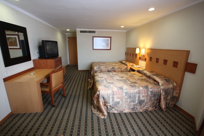 Imagen de la habitación del Hotel Mirabel. Foto 12