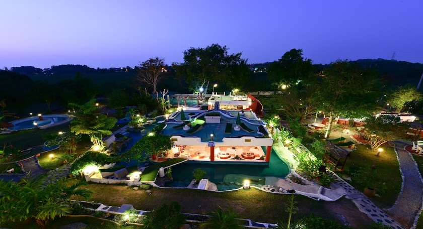 Imagen de los interiores del Hotel Mirabel Resort and Mini Golf. Foto 19