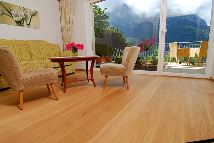 Imagen de la habitación del Hotel Mirabell Alpine Garden Resort. Foto 6