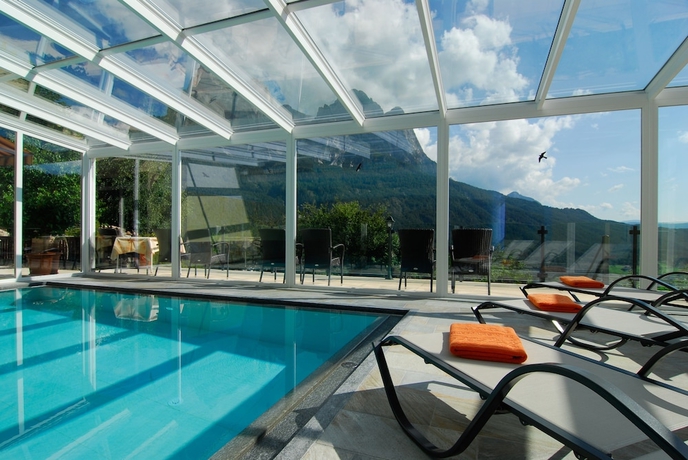 Imagen de la piscina del Hotel Mirabell Alpine Garden Resort. Foto 15