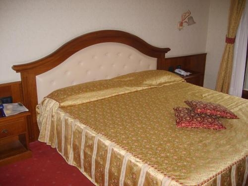 Imagen de la habitación del Hotel Mirabello, Fiera di Primiero. Foto 7