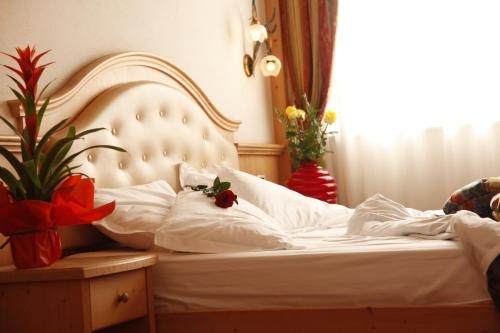 Imagen de la habitación del Hotel Mirabello, Fiera di Primiero. Foto 8