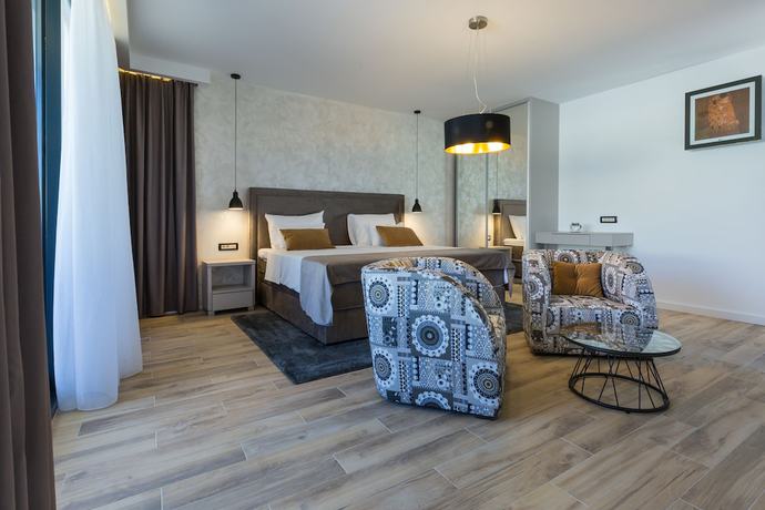 Imagen de la habitación del Hotel Mirabilis Residence. Foto 9