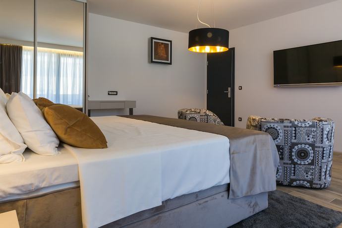 Imagen de la habitación del Hotel Mirabilis Residence. Foto 10