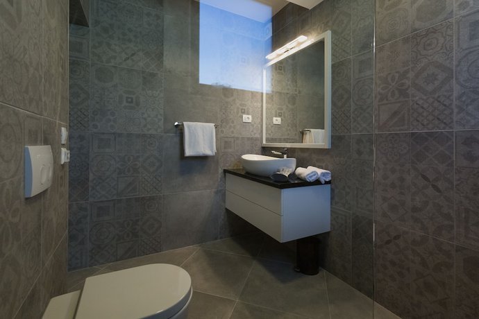 Imagen de la habitación del Hotel Mirabilis Residence. Foto 14