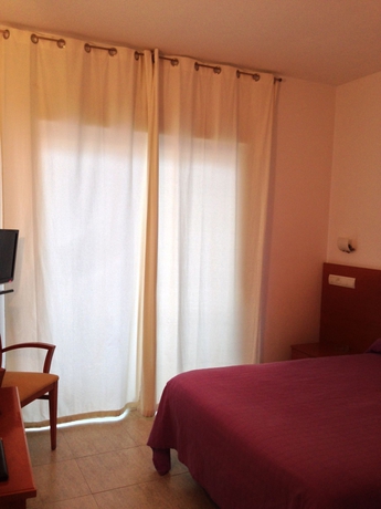 Imagen de la habitación del Hotel Mirablau. Foto 4