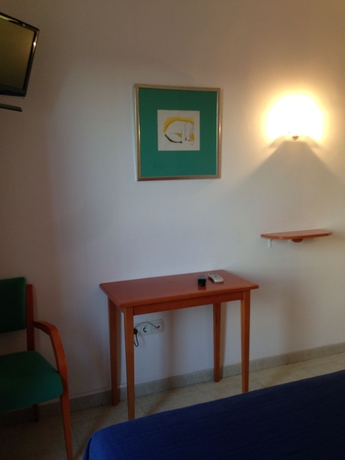 Imagen de la habitación del Hotel Mirablau. Foto 8