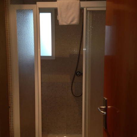 Imagen de la habitación del Hotel Mirablau. Foto 10