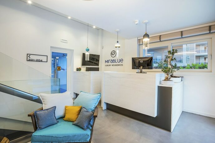 Imagen general del Hotel Mirablue Luxury Residences. Foto 4