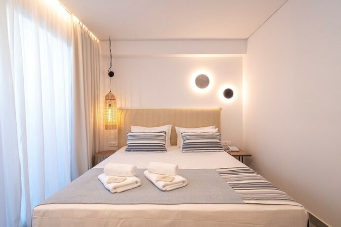 Imagen de la habitación del Hotel Mirablue Luxury Residences. Foto 13