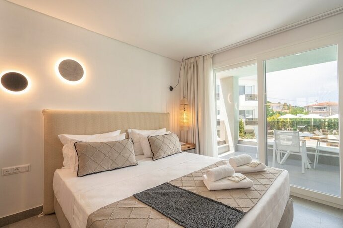 Imagen de la habitación del Hotel Mirablue Luxury Residences. Foto 14