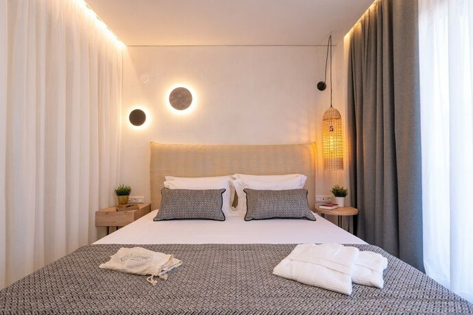 Imagen de la habitación del Hotel Mirablue Luxury Residences. Foto 15