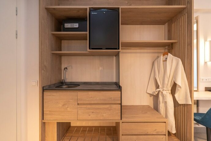 Imagen general del Hotel Mirablue Luxury Residences. Foto 6