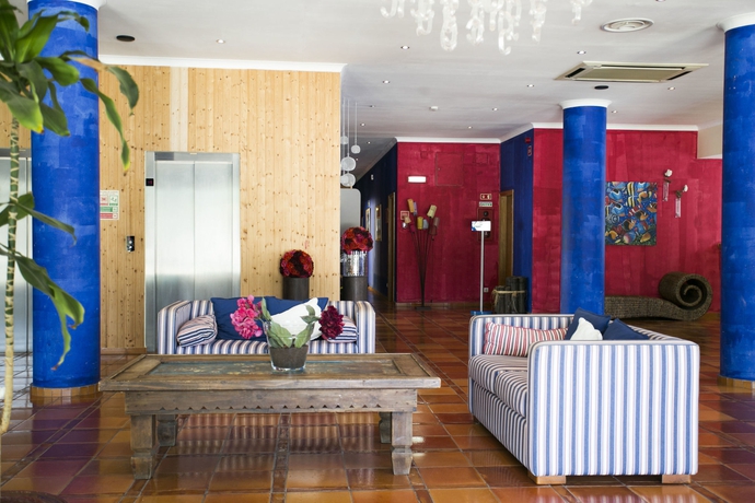 Imagen de los interiores del Hotel Mirachoro Carvoeiro. Foto 7