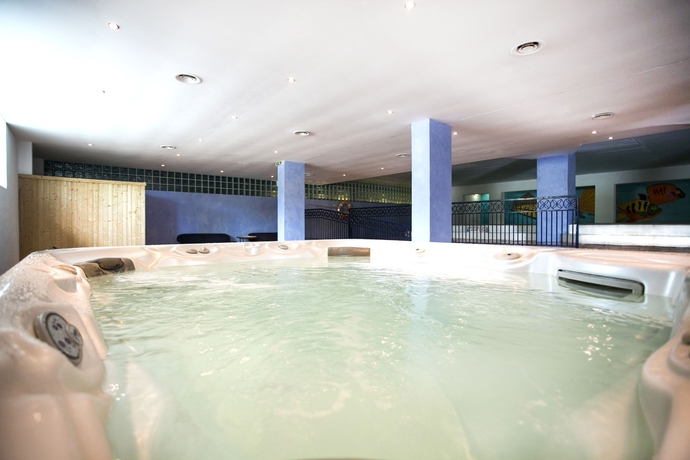 Imagen de la piscina del Hotel Mirachoro Carvoeiro. Foto 14