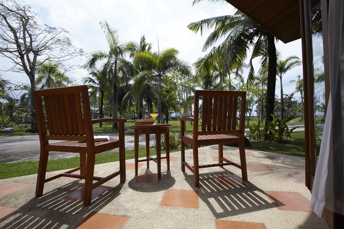Imagen de los exteriores del Hotel Miracle Island Resort. Foto 9