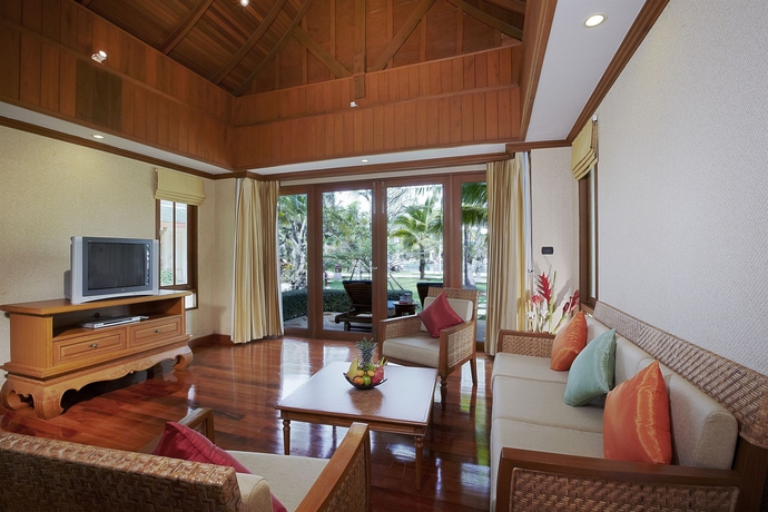 Imagen de los interiores del Hotel Miracle Island Resort. Foto 13