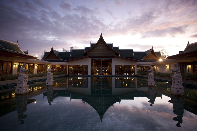 Imagen de los interiores del Hotel Miracle Island Resort. Foto 16