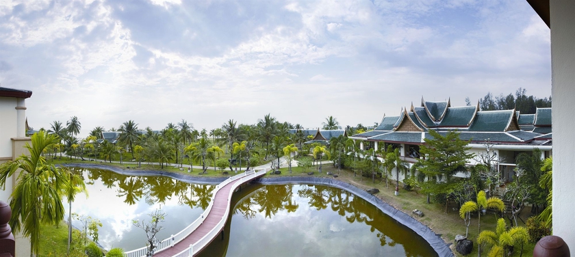 Imagen de los exteriores del Hotel Miracle Island Resort. Foto 12