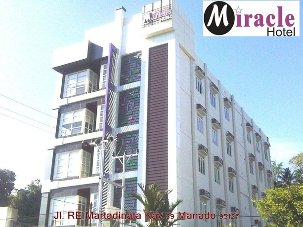 Imagen de los exteriores del Hotel Miracle Manado. Foto 4