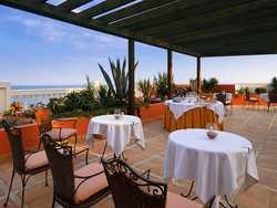 Imagen de los exteriores del Hotel Mirador De Adra. Foto 2