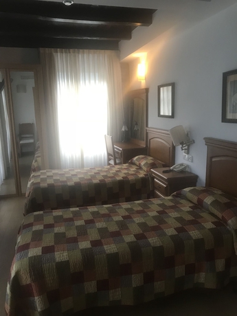 Imagen de la habitación del Hotel Mirador De Barcia. Foto 5