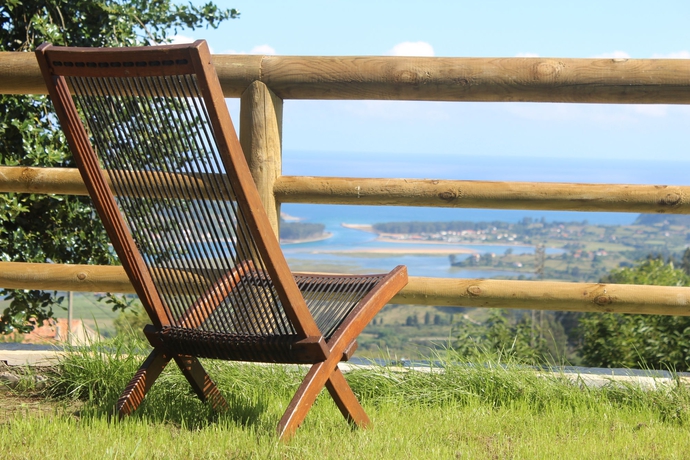 Imagen de los exteriores del Hotel Mirador De Moriyón. Foto 15