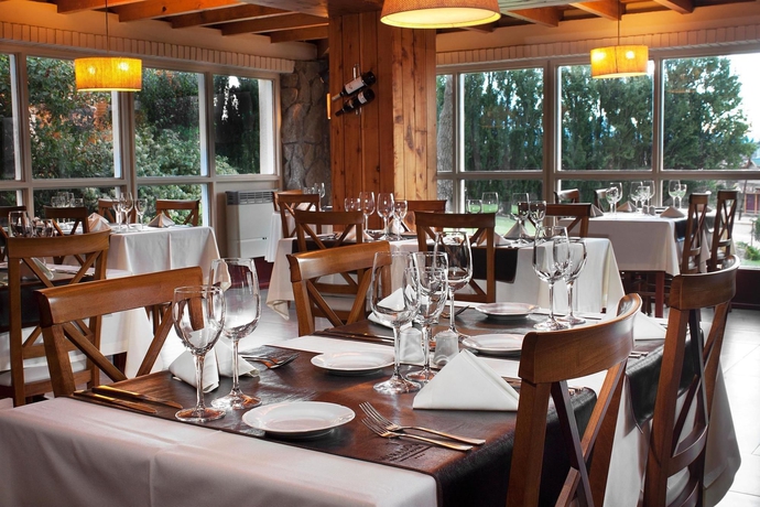 Imagen del bar/restaurante del Hotel Mirador Del Lago. Foto 2