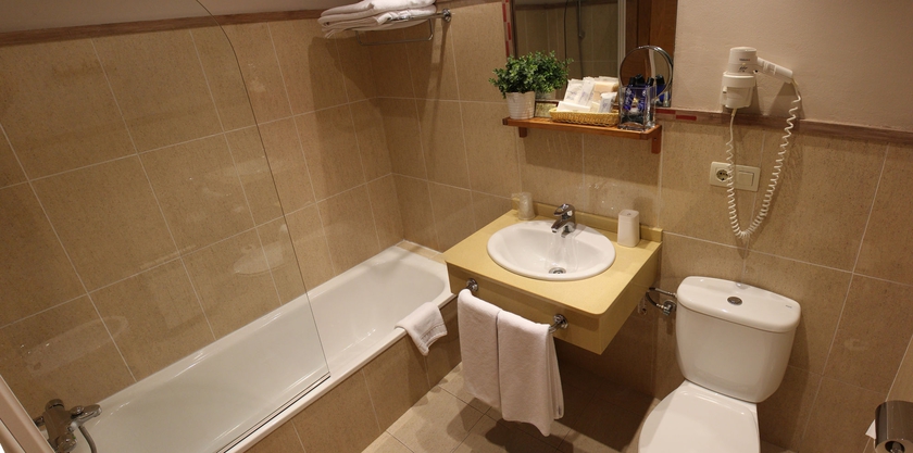 Imagen de la habitación del Hotel Mirador Del Sella. Foto 15