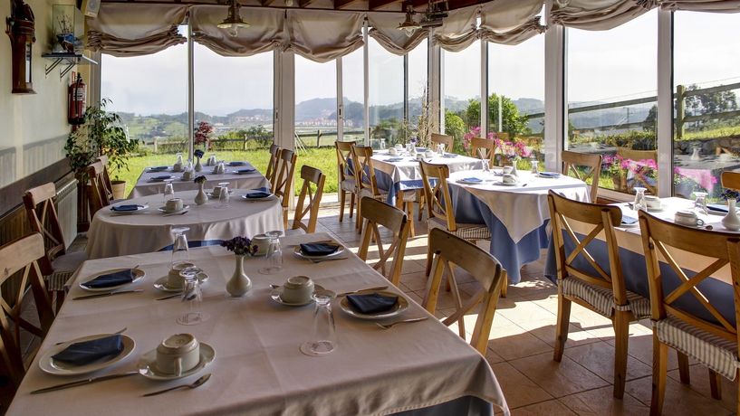 Imagen del bar/restaurante del Hotel Mirador Del Sella. Foto 5