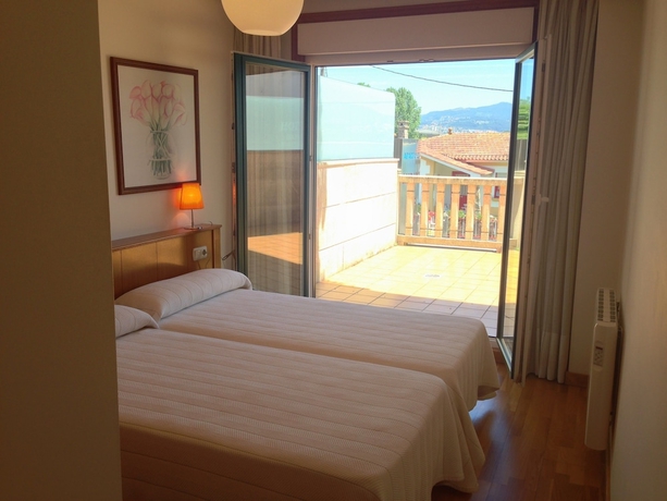 Imagen de la habitación del Hotel Mirador Ria De Bayona. Foto 11