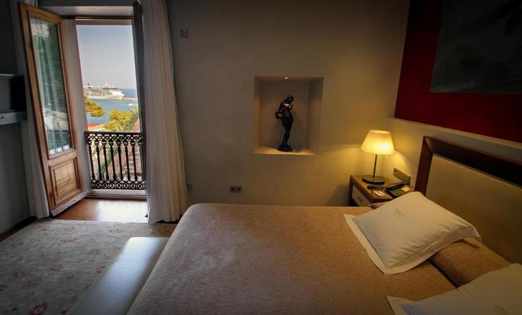 Imagen de la habitación del Hotel Mirador de Dalt Vila. Foto 3