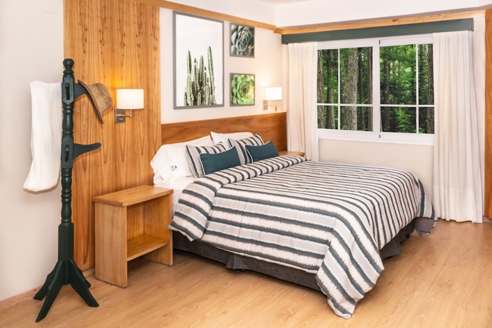 Imagen de la habitación del Hotel Miradores Del Bosque. Foto 10