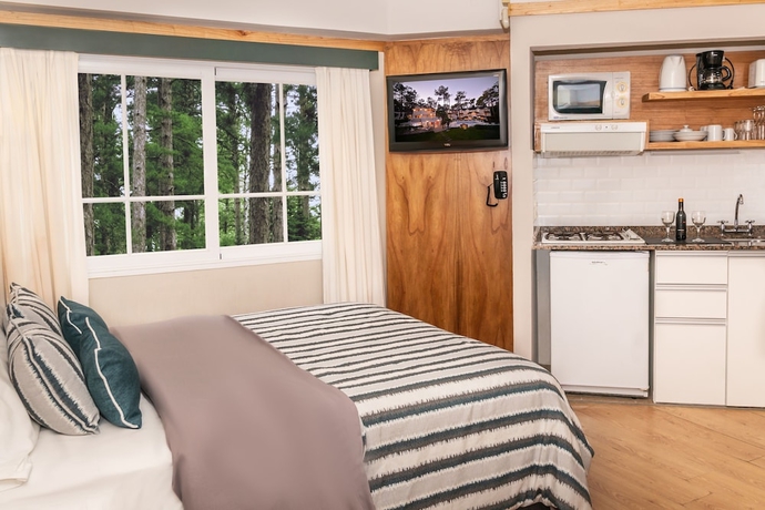 Imagen de la habitación del Hotel Miradores Del Bosque. Foto 11