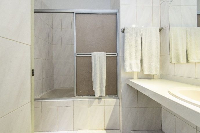 Imagen de la habitación del Hotel Miraflores Pacific. Foto 6